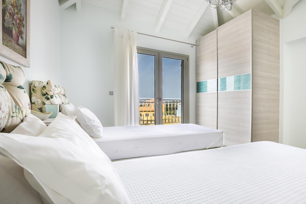 Afrodite Luxury Villa Svoronata Exterior photo
