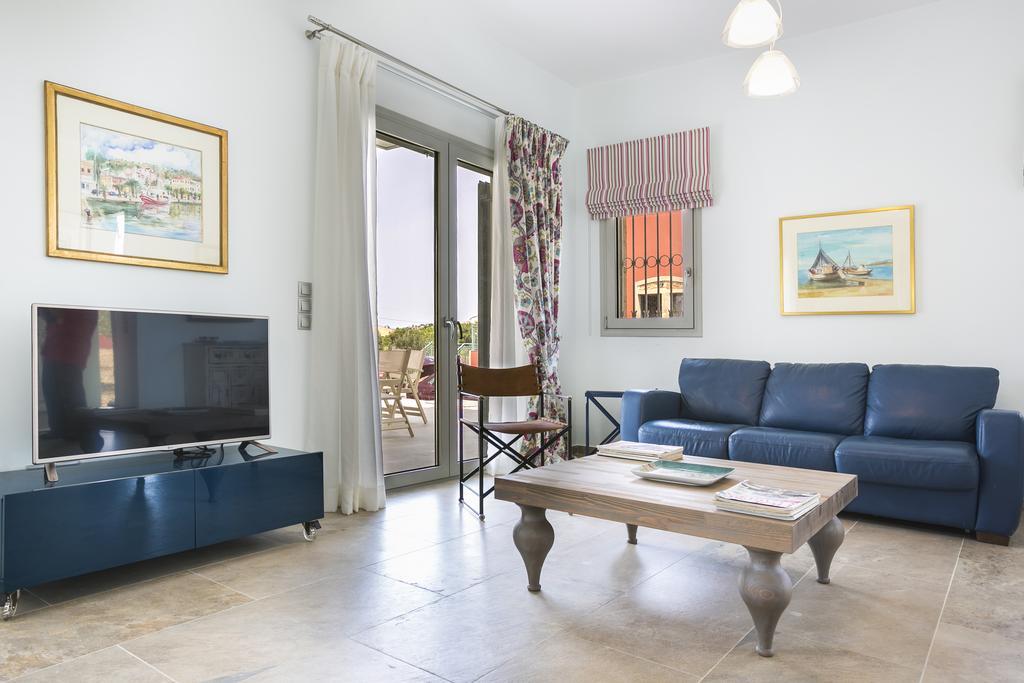 Afrodite Luxury Villa Svoronata Exterior photo