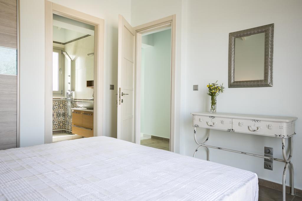 Afrodite Luxury Villa Svoronata Exterior photo