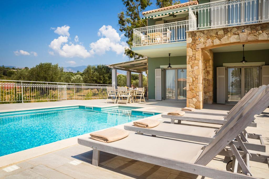 Afrodite Luxury Villa Svoronata Exterior photo