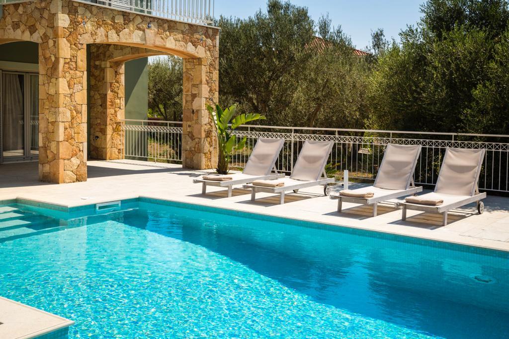 Afrodite Luxury Villa Svoronata Exterior photo
