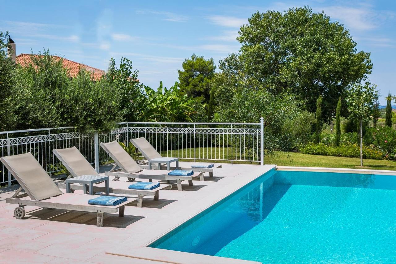 Afrodite Luxury Villa Svoronata Exterior photo